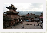 Bhaktapur - El templo de Bhairabnath y el carruaje sagrado (desmontado) en Taumadhi Tole