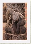 Bhaktapur - Tallas eróticas de elefantes en el Templo de Shiva Parvati en la Plaza Durbar