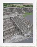 Teotihuacan - Edificios en la plaza de la Luna