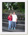 Mexico DF - Silvia y Joaqun frente a La ofrenda